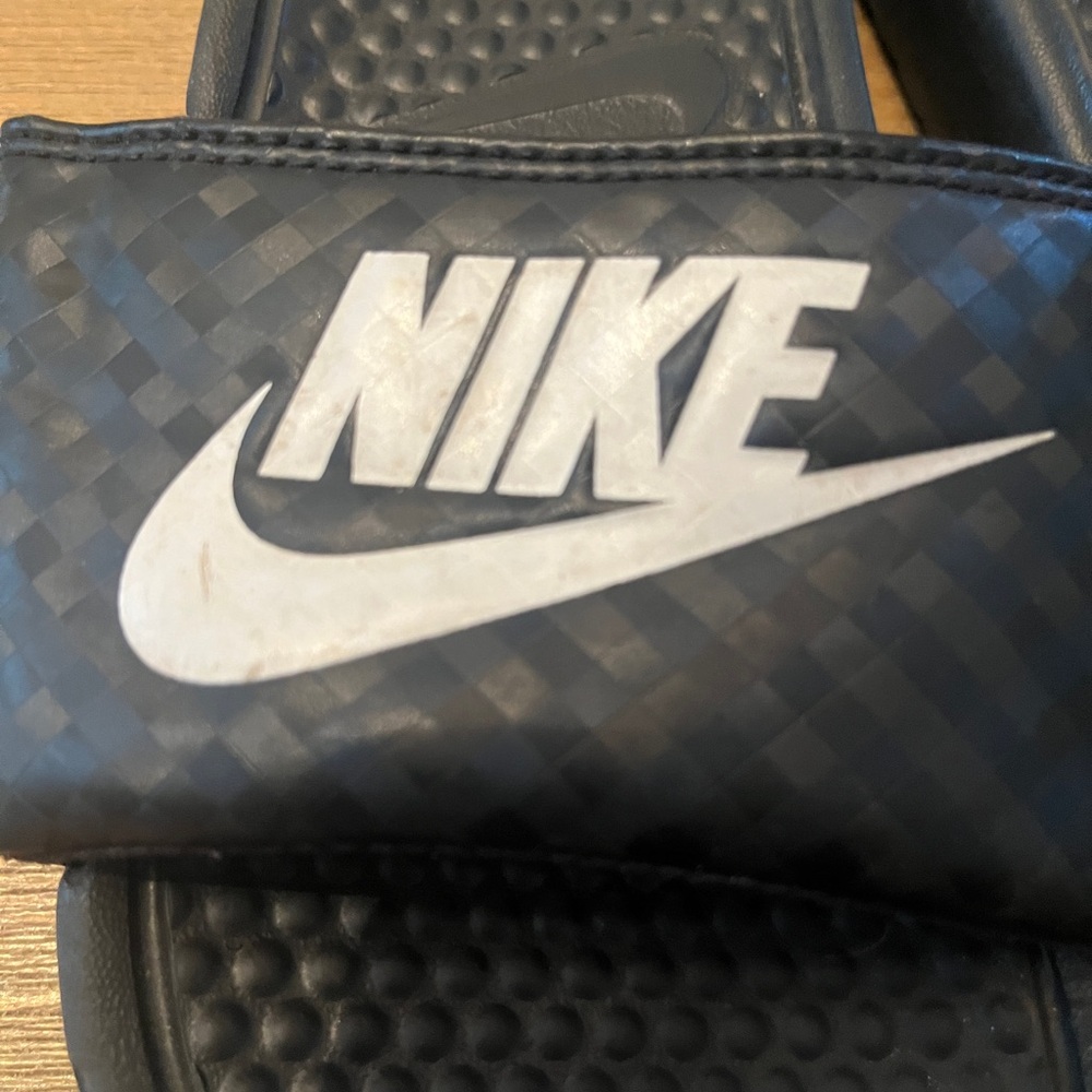 Nike Black Slides with White Logo Women’s 8 - Picture 2 of 7